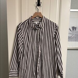 Women’s Banana Republic button down. Size XL